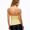 Top con cuello halter Top con cuello halter