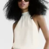 Top con cuello halter Top con cuello halter