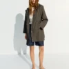 Trench con capucha, repelente al agua y cortavientos – Chaquetas y trench Trench con capucha, repelente al agua y cortavientos – Chaquetas y trench