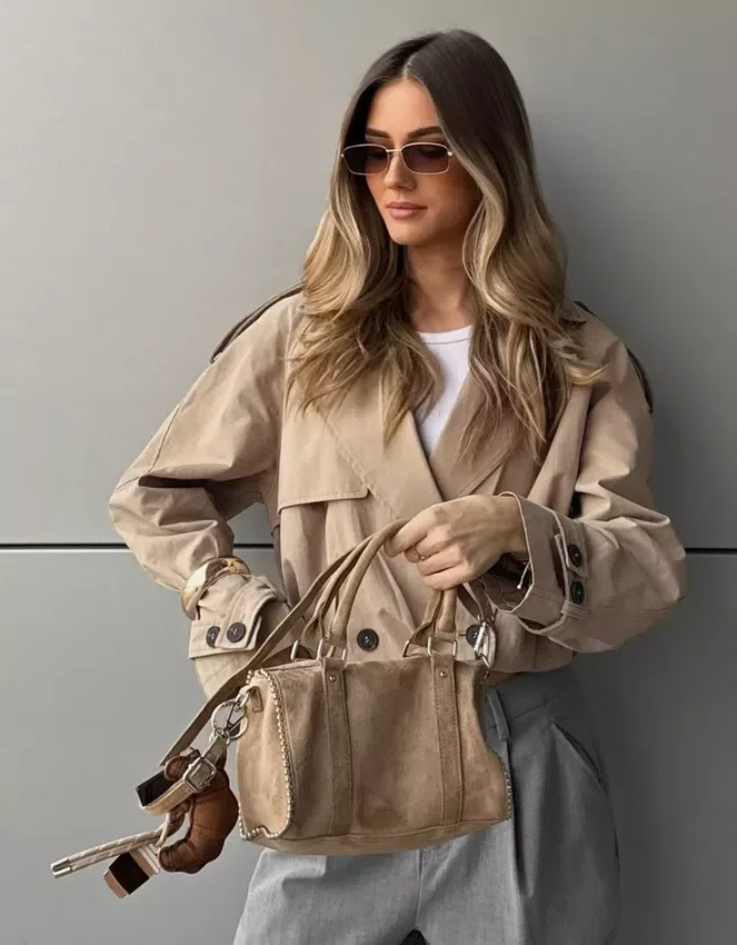 Trench corto con efecto globo Trench corto con efecto globo