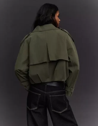 Trench corto con efecto globo – Chaquetas y abrigos