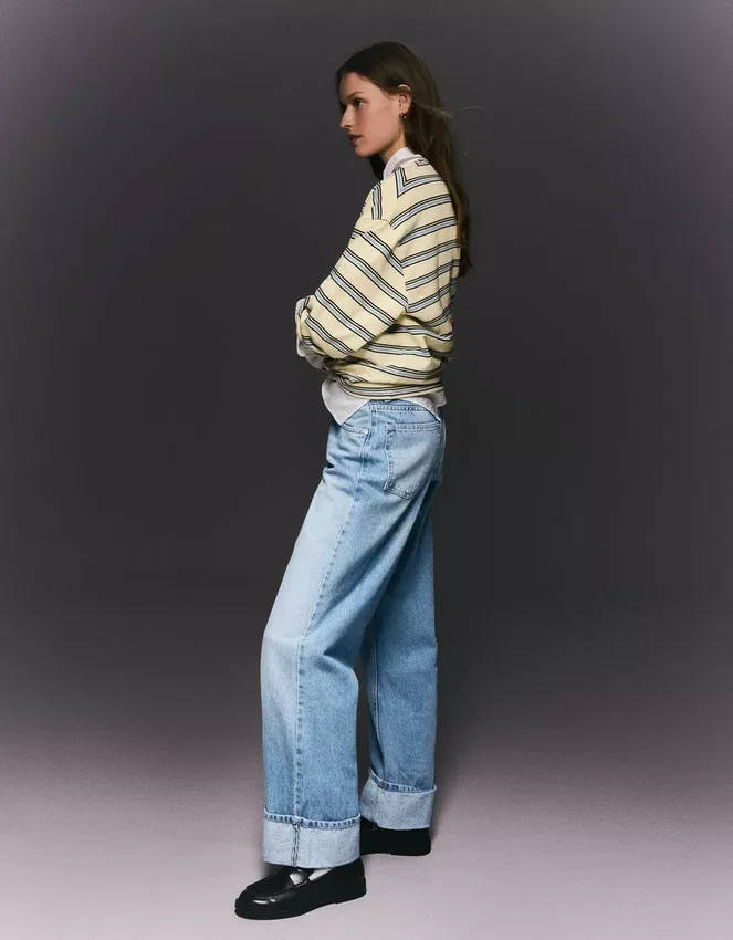 Vaqueros de cintura alta, corte Straight y pierna Wide Leg con bajos remangados – Pantalones Vaqueros de cintura alta, corte Straight y pierna Wide Leg con bajos remangados – Pantalones