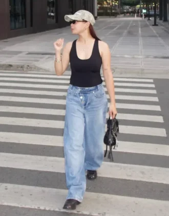 Vaqueros de talle bajo y pierna Wide Leg con botones en la parte delantera