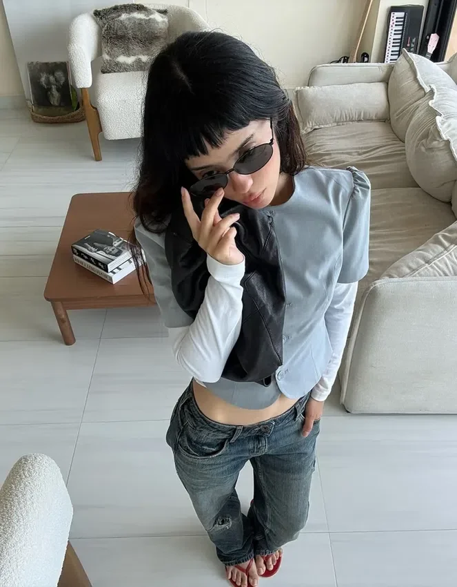 Vaqueros rasgados de talle bajo y corte Straight Vaqueros rasgados de talle bajo y corte Straight
