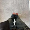 Vaqueros rasgados de talle bajo y corte Straight Vaqueros rasgados de talle bajo y corte Straight