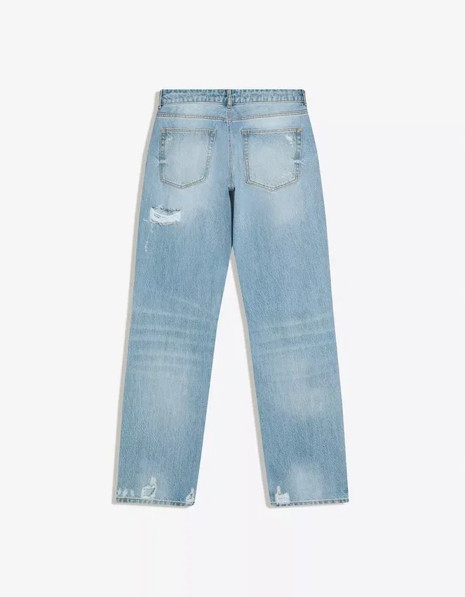Vaqueros rasgados de talle bajo y corte Straight Vaqueros rasgados de talle bajo y corte Straight
