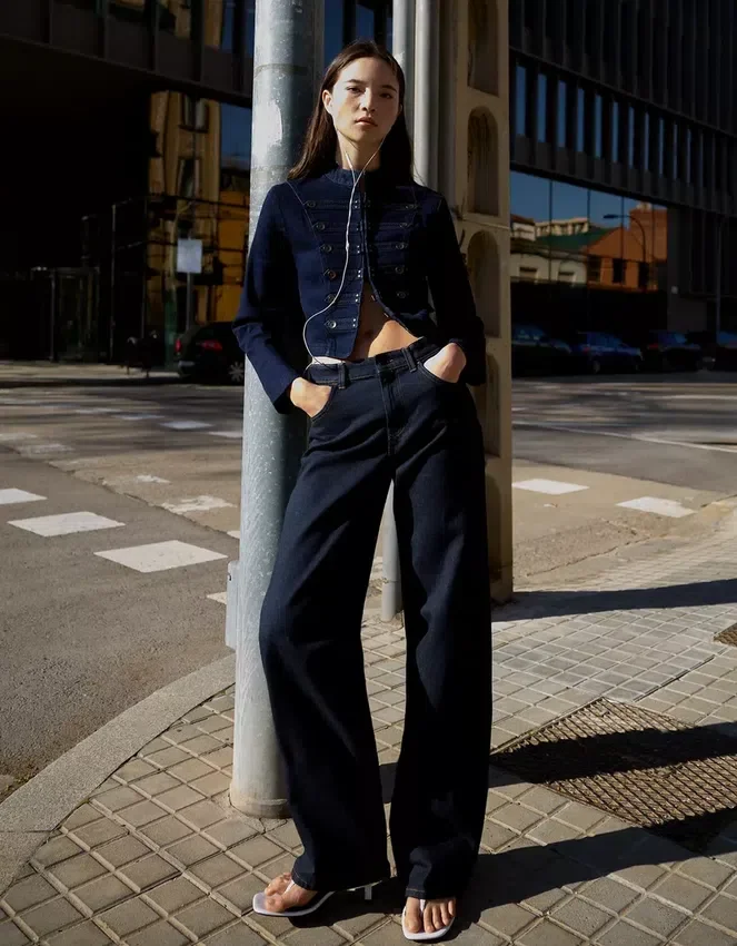 Vaqueros rectos de cintura alta y pierna Wide Leg – Pantalones – Mujer Vaqueros rectos de cintura alta y pierna Wide Leg – Pantalones – Mujer