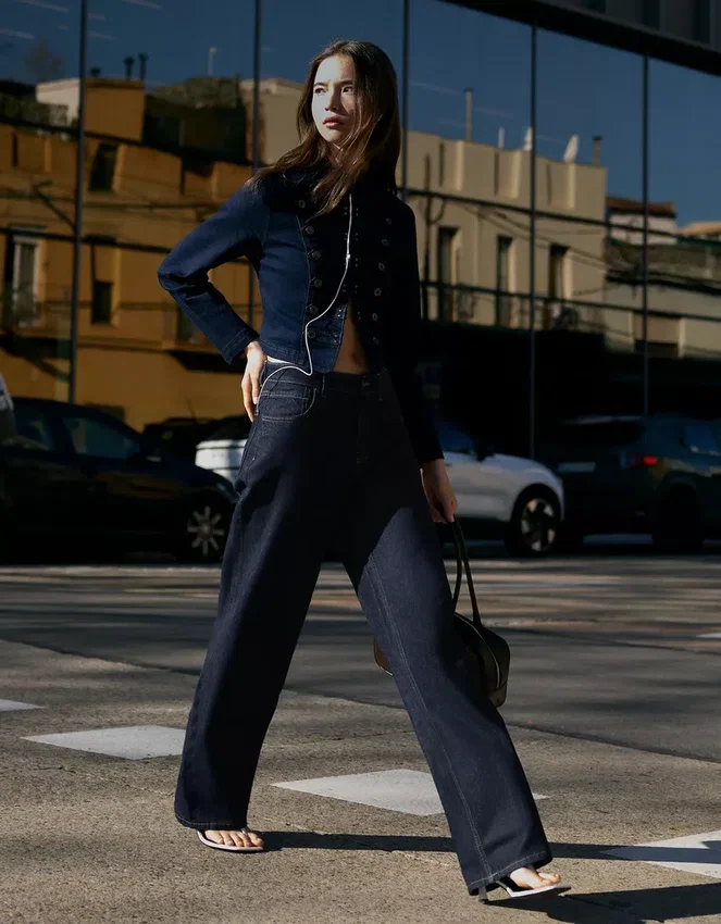 Vaqueros rectos de cintura alta y pierna Wide Leg – Pantalones – Mujer Vaqueros rectos de cintura alta y pierna Wide Leg – Pantalones – Mujer