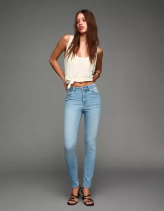Vaqueros Skinny de talle alto y tejido suave – Pantalones