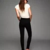Vaqueros Skinny de talle alto y tejido suave – Pantalones
