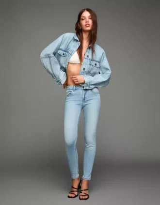 Vaqueros Skinny de talle medio con efecto push-up – Pantalones