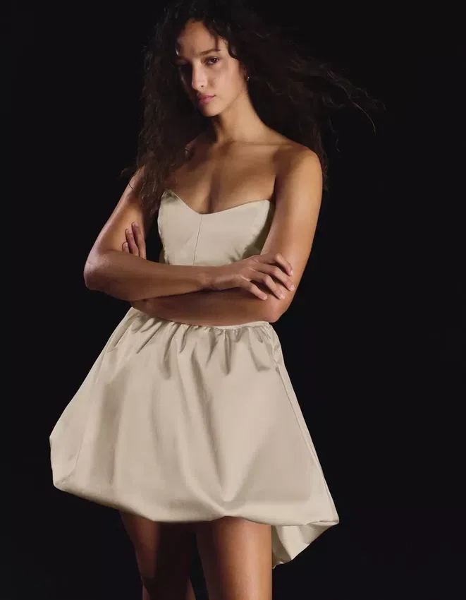 Vestido bustier de satén Vestido bustier de satén