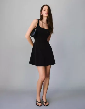 Vestido con falda acampanada