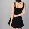 Vestido con falda acampanada Vestido con falda acampanada