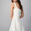 Vestido con falda acampanada Vestido con falda acampanada