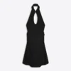 Vestido halter con hombros al aire Vestido halter con hombros al aire