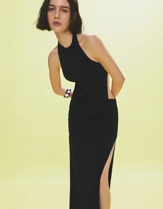 Vestido largo con cuello halter Vestido largo con cuello halter
