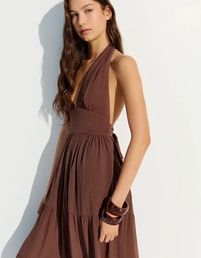 Vestido largo rústico con cuello halter Vestido largo rústico con cuello halter
