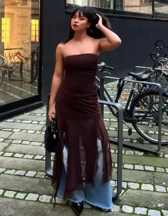 Vestido midi bandeau asimétrico de tul y encaje
