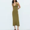 Vestido midi con cuello halter
