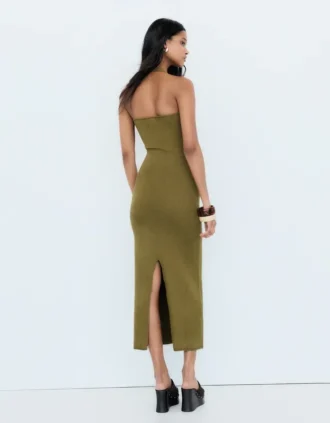 Vestido midi con cuello halter Vestido midi con cuello halter
