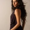 Vestido midi con cuello halter Vestido midi con cuello halter