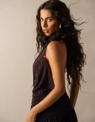 Vestido midi con cuello halter