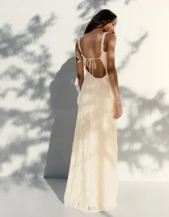 Vestido midi con ribete de encaje