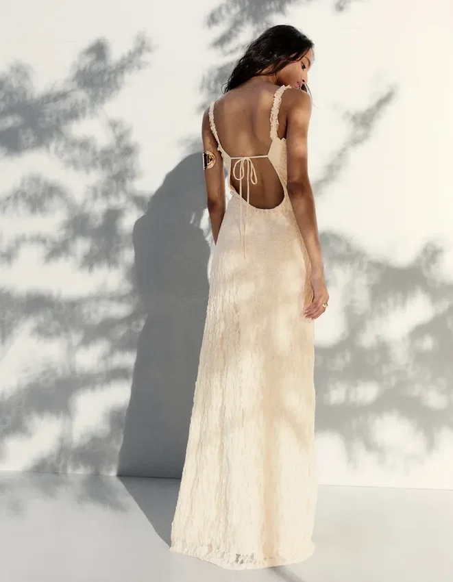 Vestido midi con ribete de encaje Vestido midi con ribete de encaje