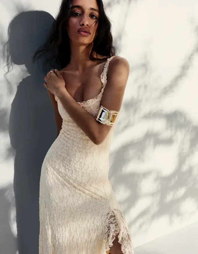 Vestido midi con ribete de encaje Vestido midi con ribete de encaje
