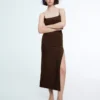Vestido midi con tirantes y fruncidos Vestido midi con tirantes y fruncidos