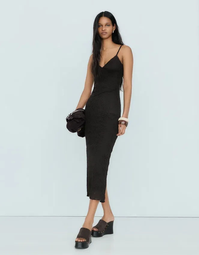 Vestido midi de tirantes con encaje – Vestidos y monos Vestido midi de tirantes con encaje – Vestidos y monos