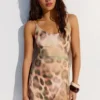 Vestido midi de tul con estampado animal Vestido midi de tul con estampado animal