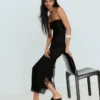 Vestido midi rústico tipo bandeau Vestido midi rústico tipo bandeau