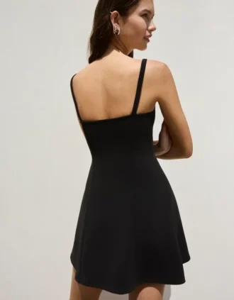 Vestido mini con tirantes tipo corsé