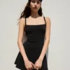 Vestido mini con tirantes tipo corsé Vestido mini con tirantes tipo corsé
