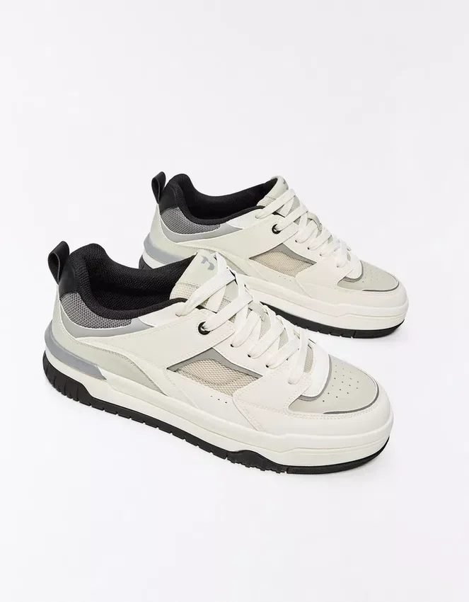 Zapatillas con suela voluminosa y detalles – Zapatillas deportivas Zapatillas con suela voluminosa y detalles – Zapatillas deportivas