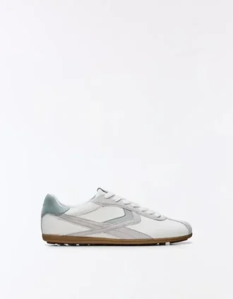 zapatillas retro con suela fina 1 330x423 - Zapatillas retro con suela fina