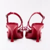 Zapatos de tacón con talón abierto y detalle Zapatos de tacón con talón abierto y detalle