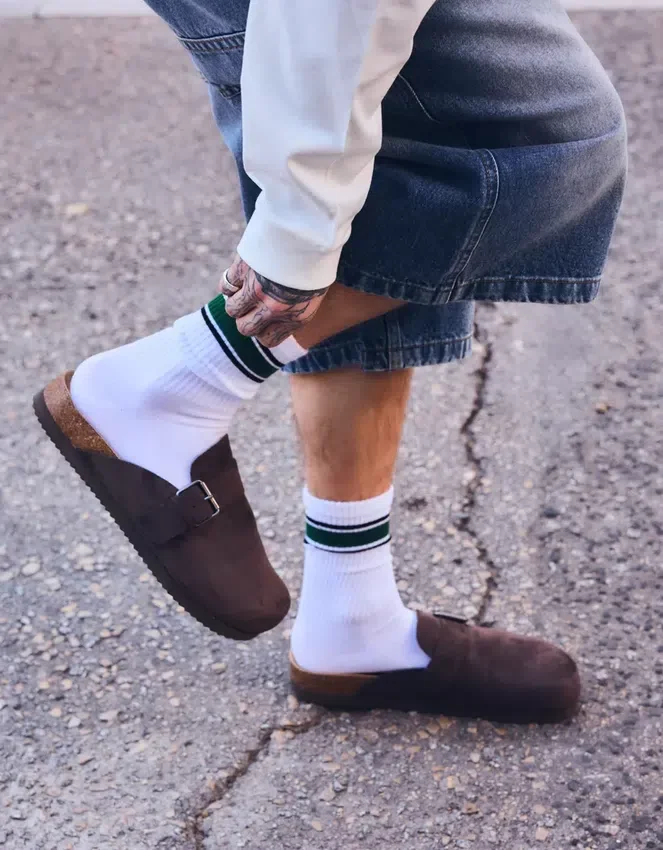 Zueco con detalle de hebilla – Hombre Zueco con detalle de hebilla – Hombre